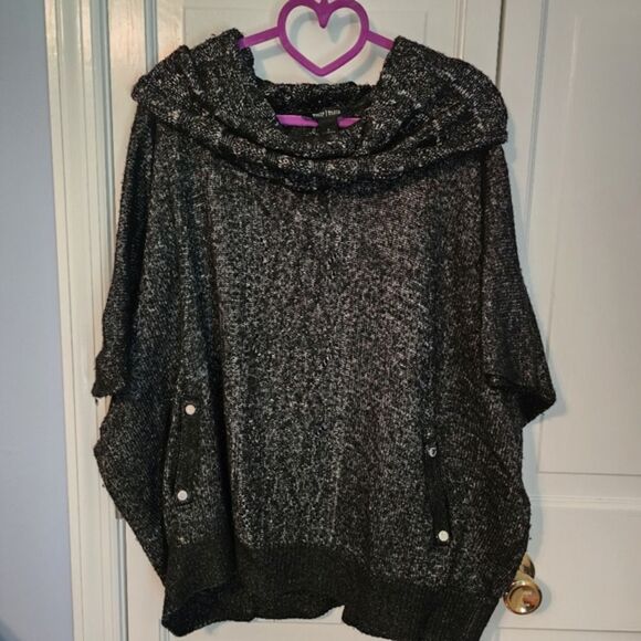 Sweaters - Cozy Comfy Embellished Short Sleeve Sweater with‎ Pockets. Loose. WHBM Large